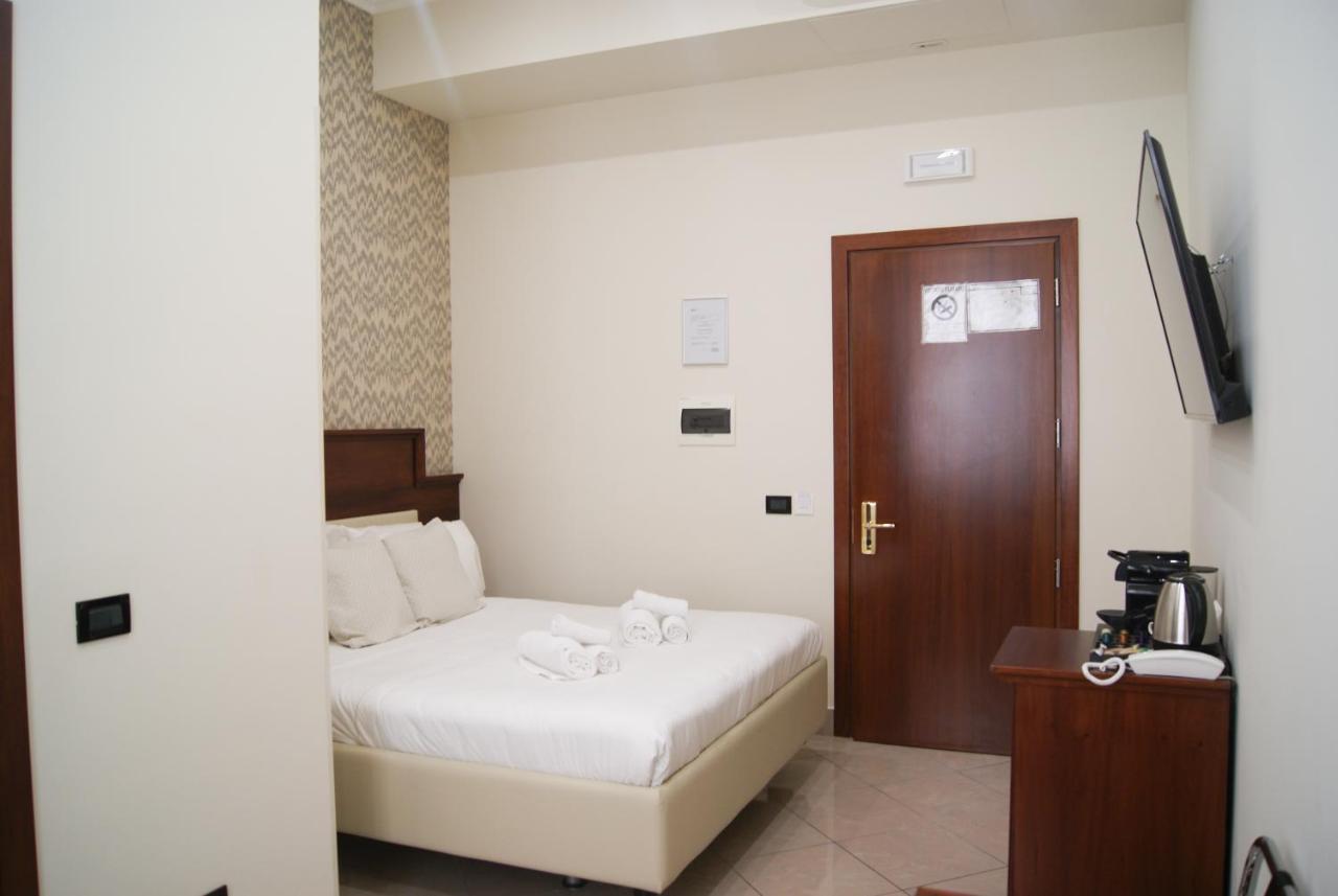 Monti 66 Hotel โรม ภายนอก รูปภาพ