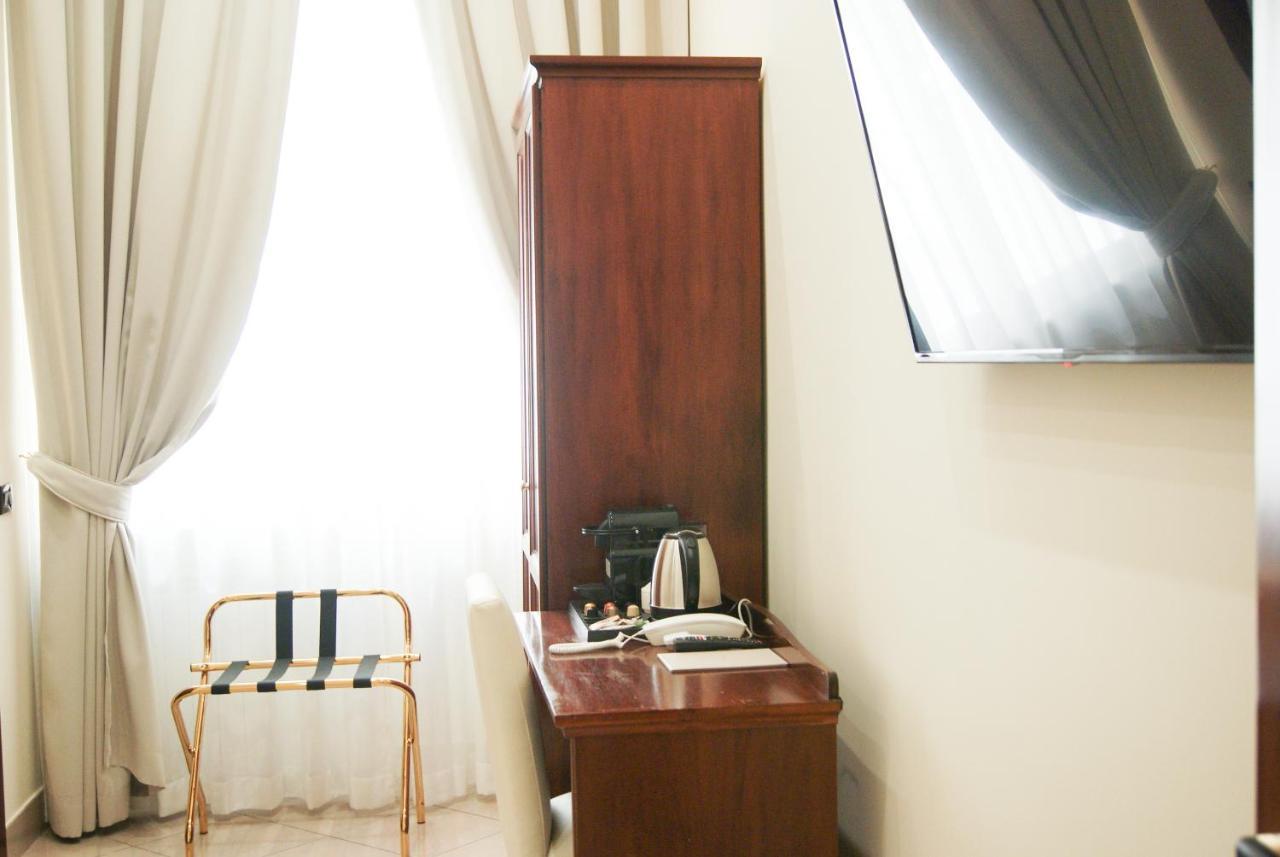 Monti 66 Hotel โรม ภายนอก รูปภาพ