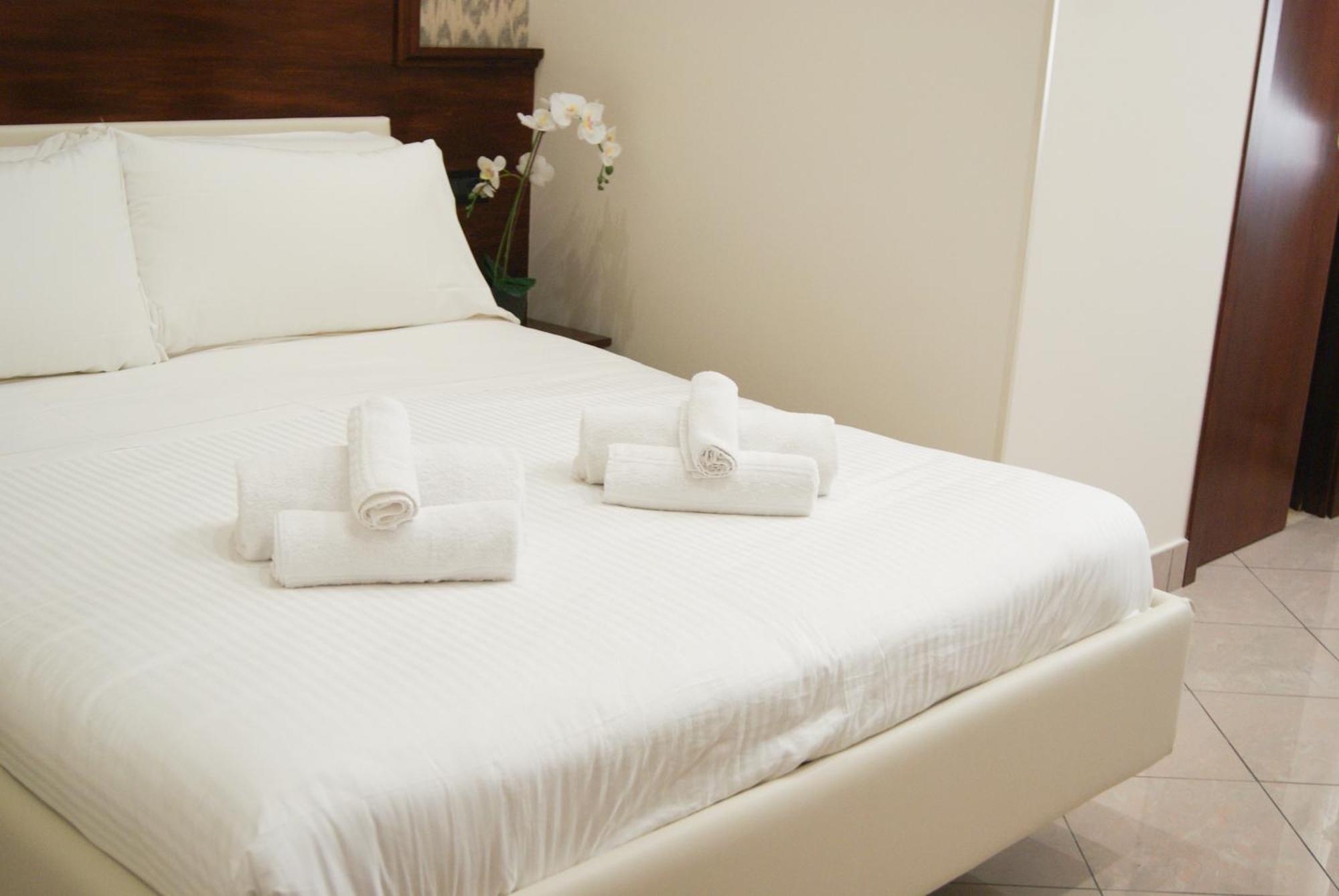 Monti 66 Hotel โรม ภายนอก รูปภาพ